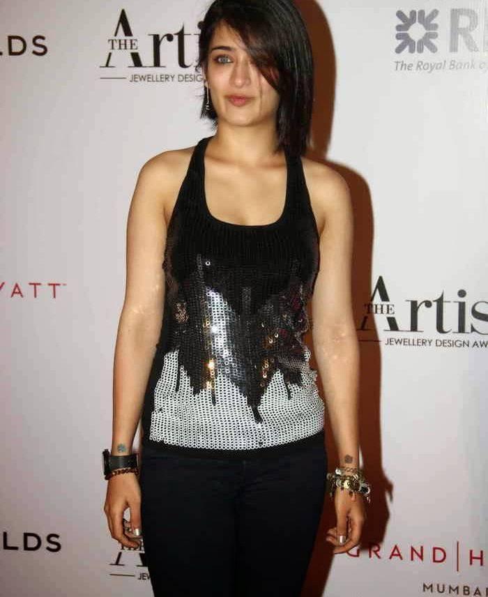 Akshara Haasan At Artisan Jewellery Design Awards photos