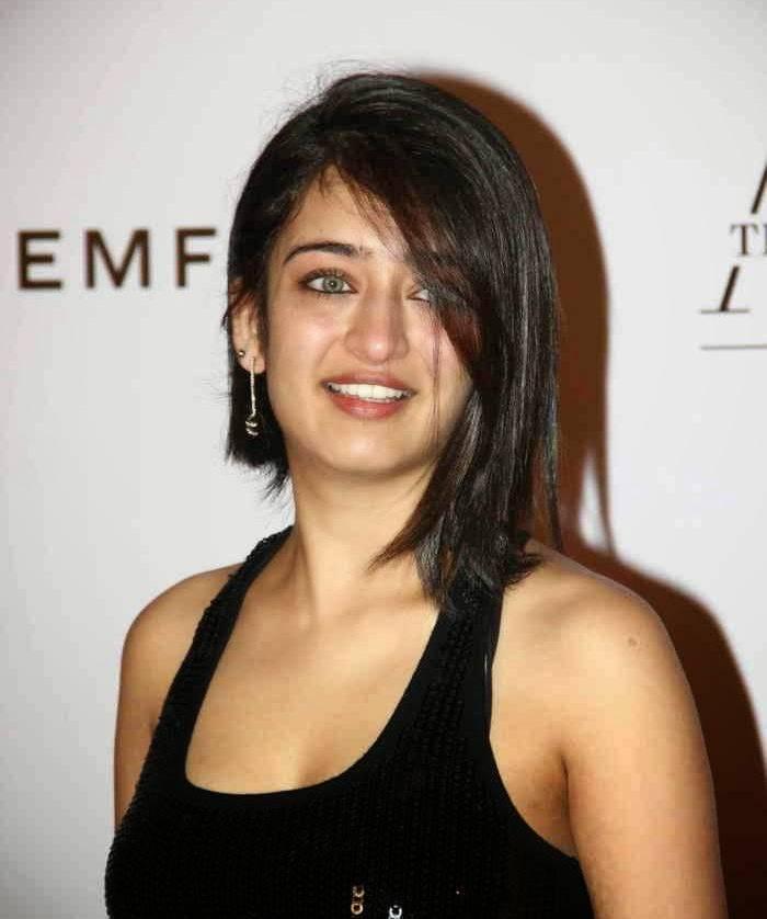 Akshara Haasan At Artisan Jewellery Design Awards photos