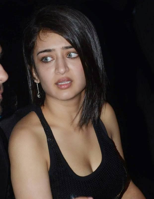 Akshara Haasan At Artisan Jewellery Design Awards photos