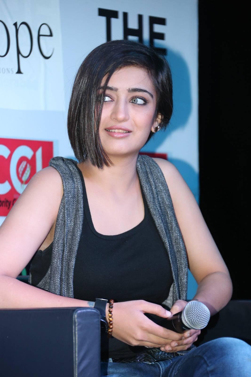 Akshara Haasan Latest Stills