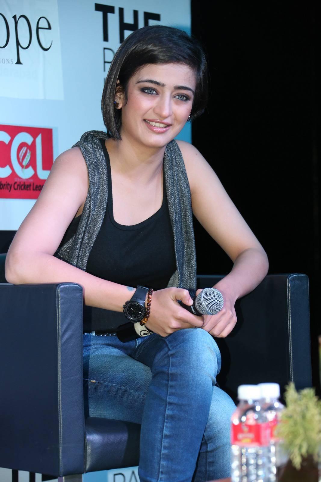 Akshara Haasan Latest Stills