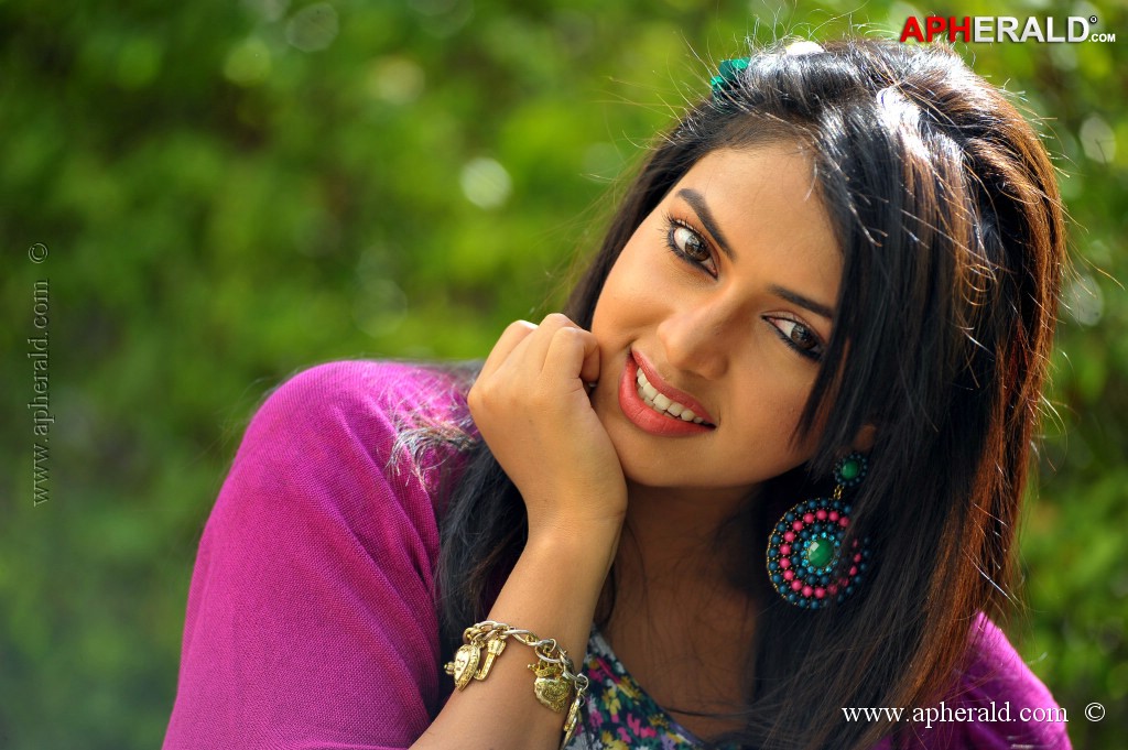 Amala Paul Latest Stills