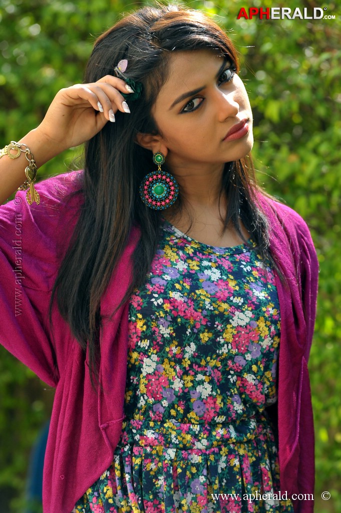 Amala Paul Latest Stills