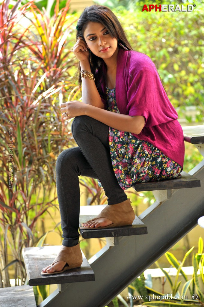 Amala Paul Latest Stills