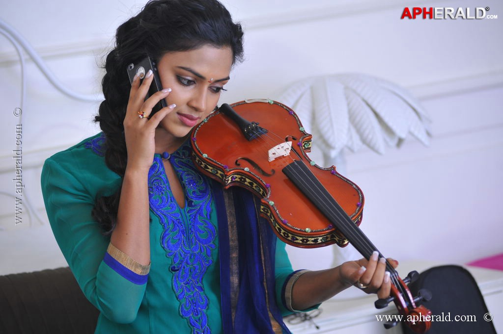Amala Paul New Photos