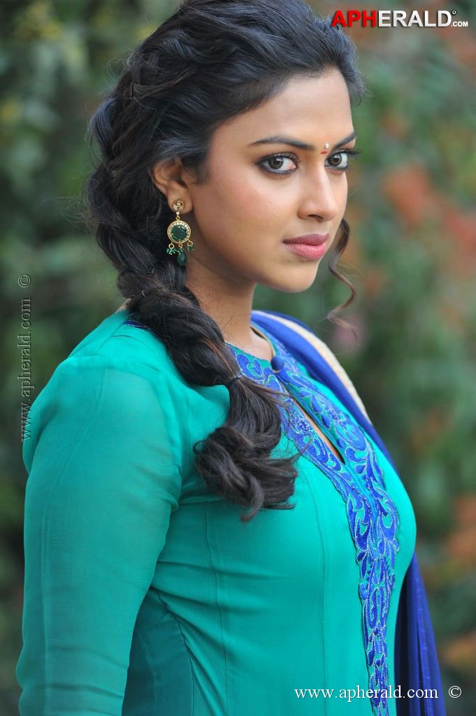 Amala Paul New Photos