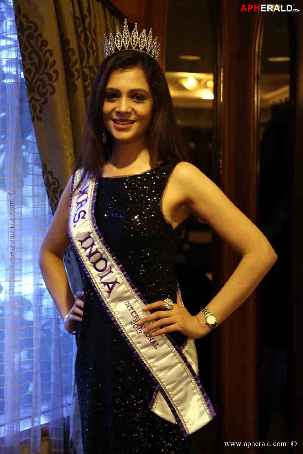 Amita Piyush Motwani Photos