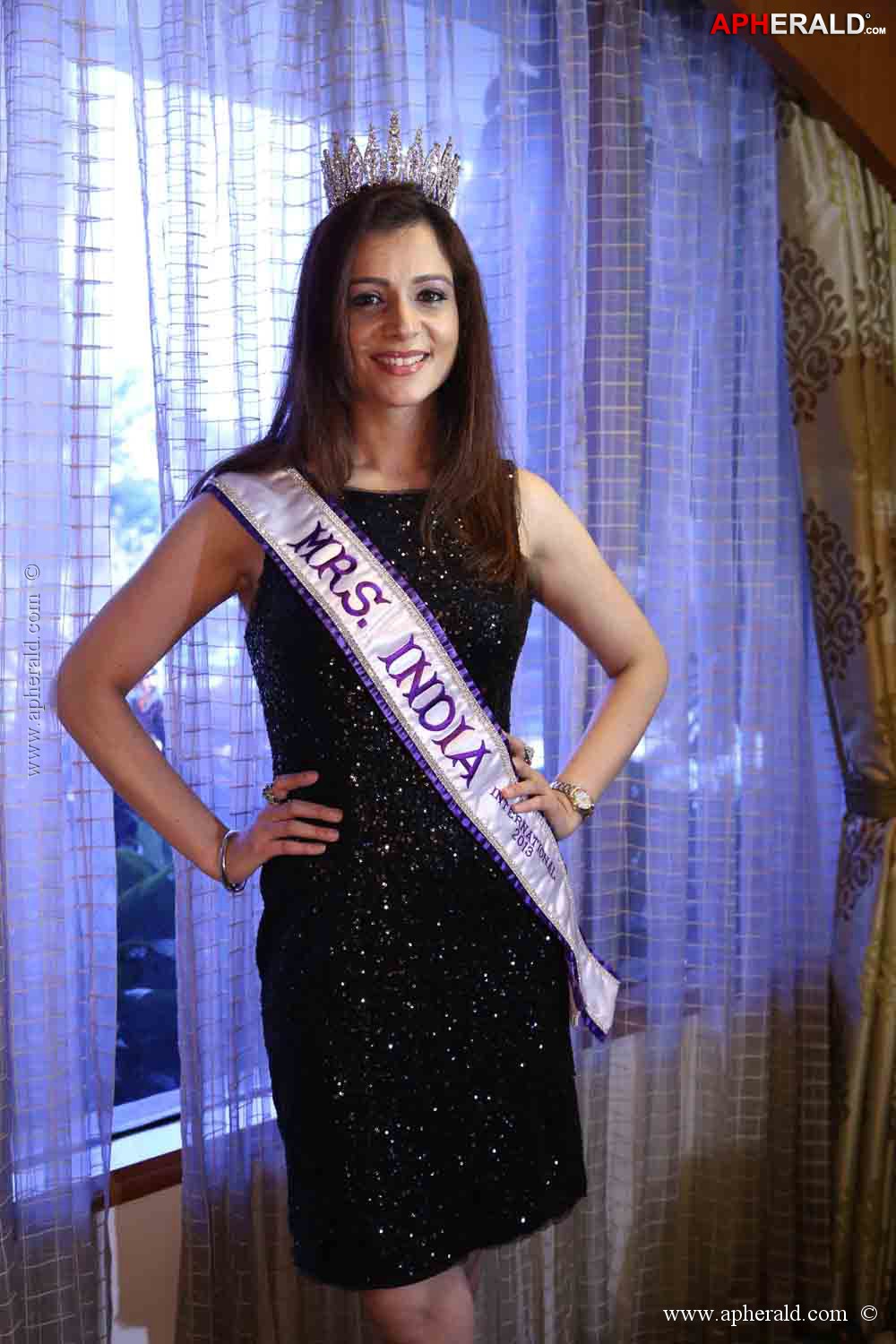 Amita Piyush Motwani Photos