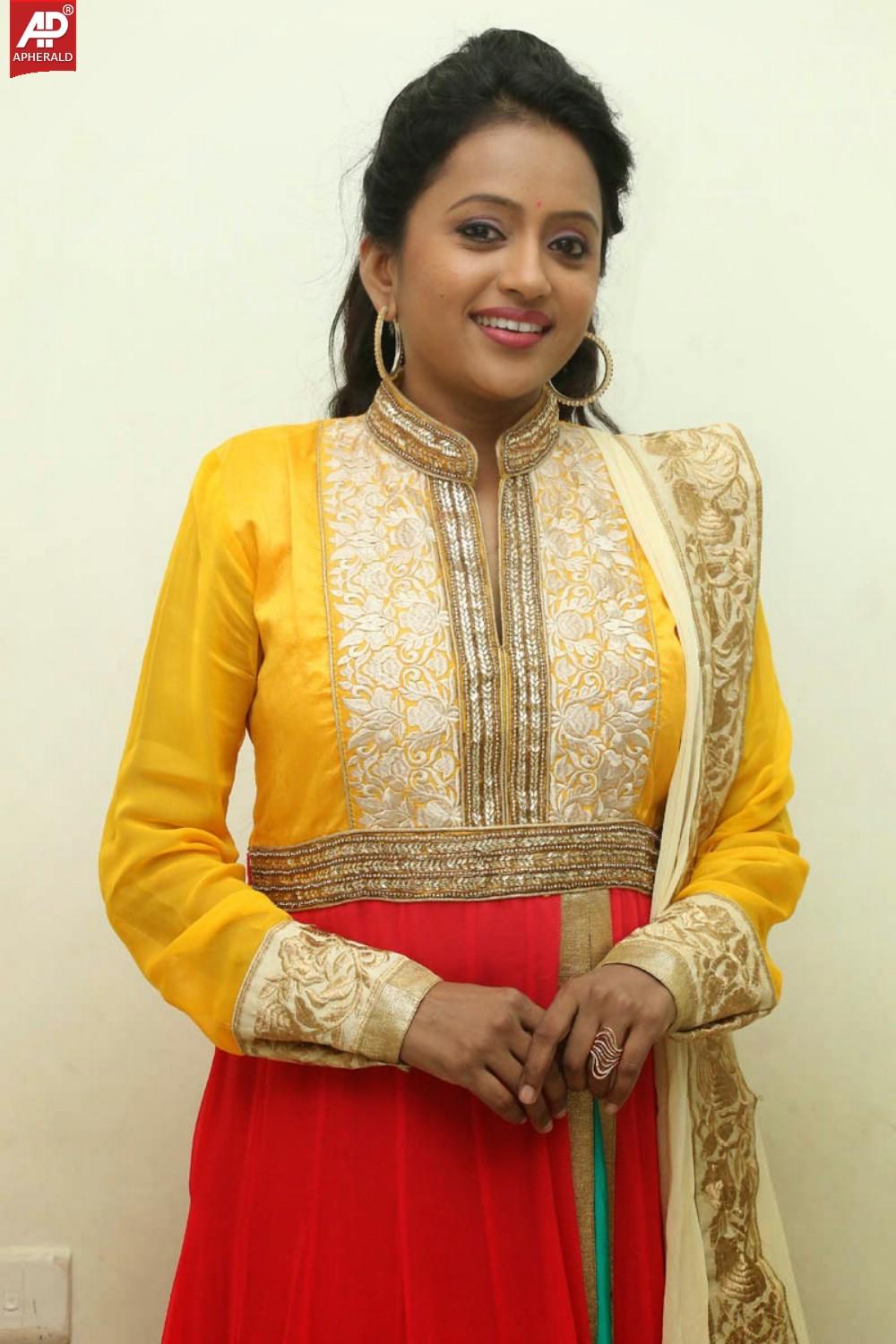 Anchor Suma Latest Photos