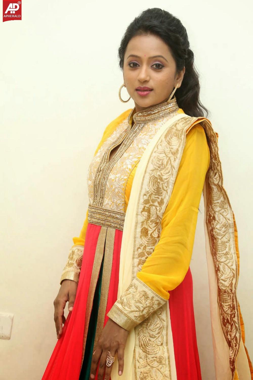 Anchor Suma Latest Photos