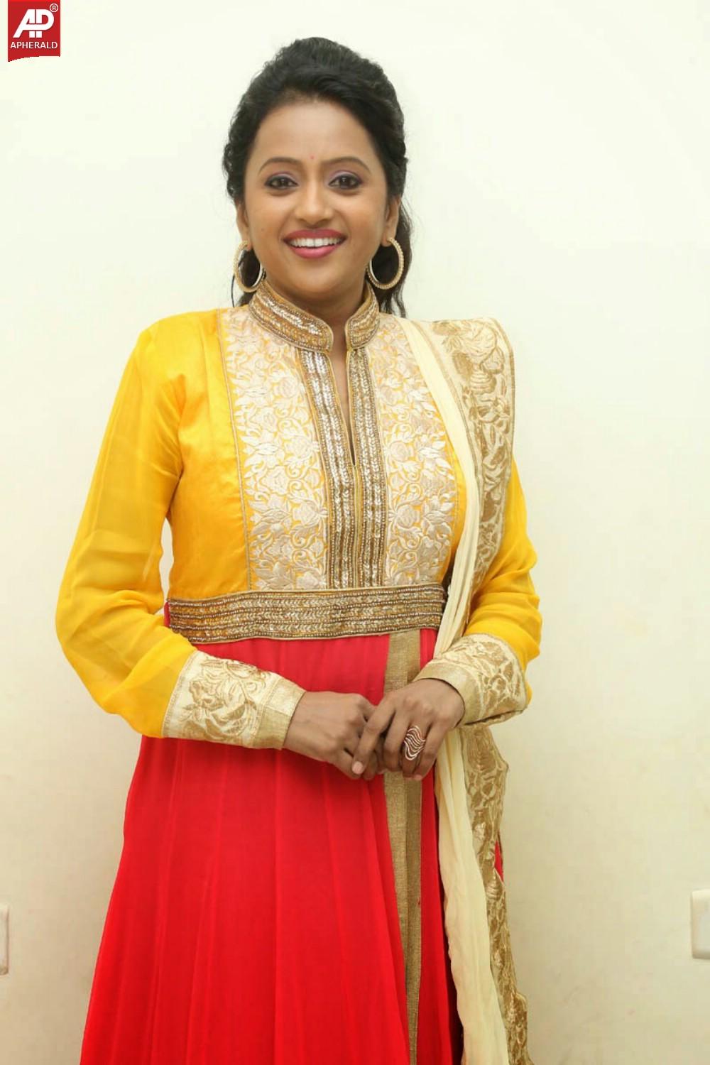 Anchor Suma Latest Photos