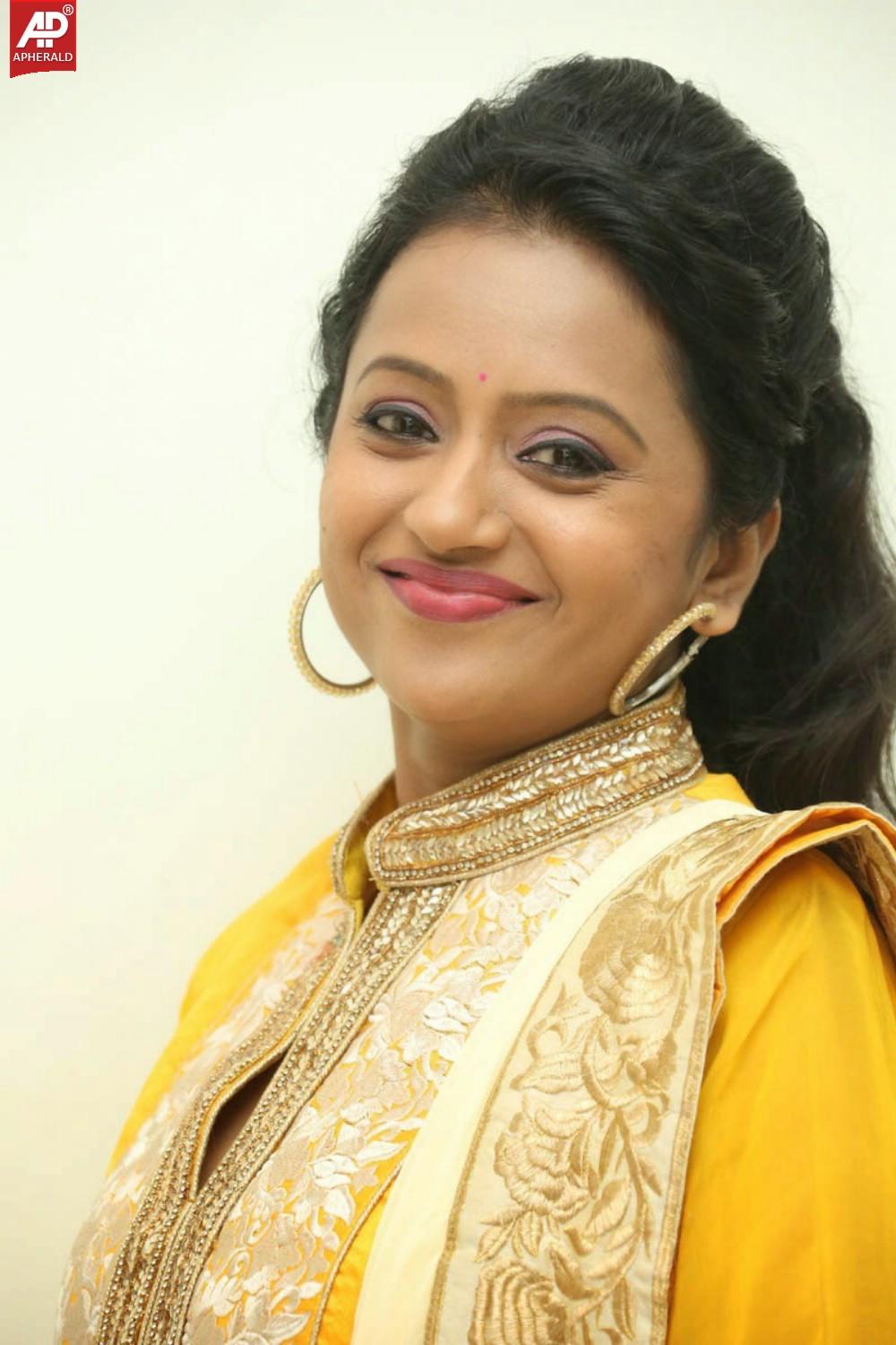 Anchor Suma Latest Photos