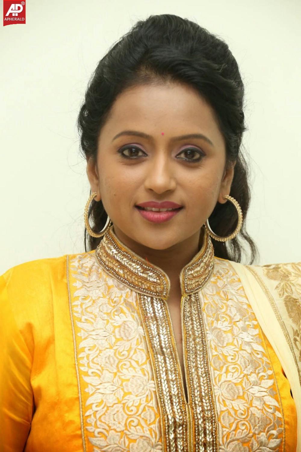 Anchor Suma Latest Photos