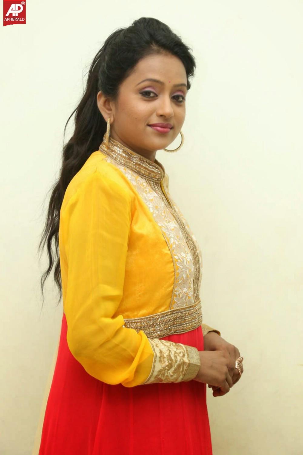 Anchor Suma Latest Photos