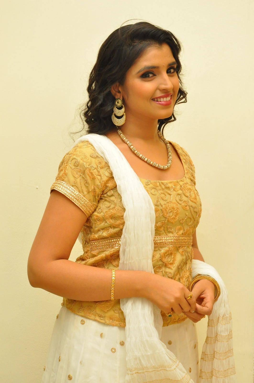Anchor Syamala Latest Stills