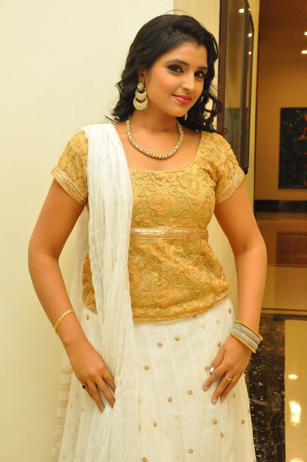 Anchor Syamala Latest Stills