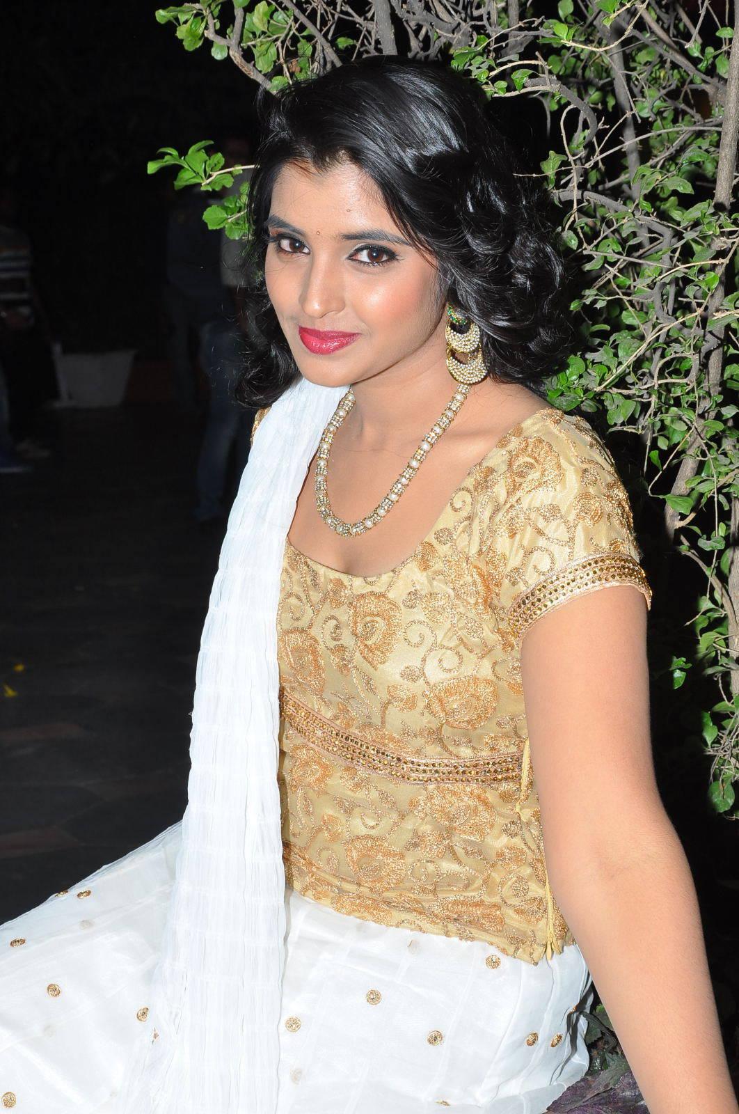 Anchor Syamala Latest Stills