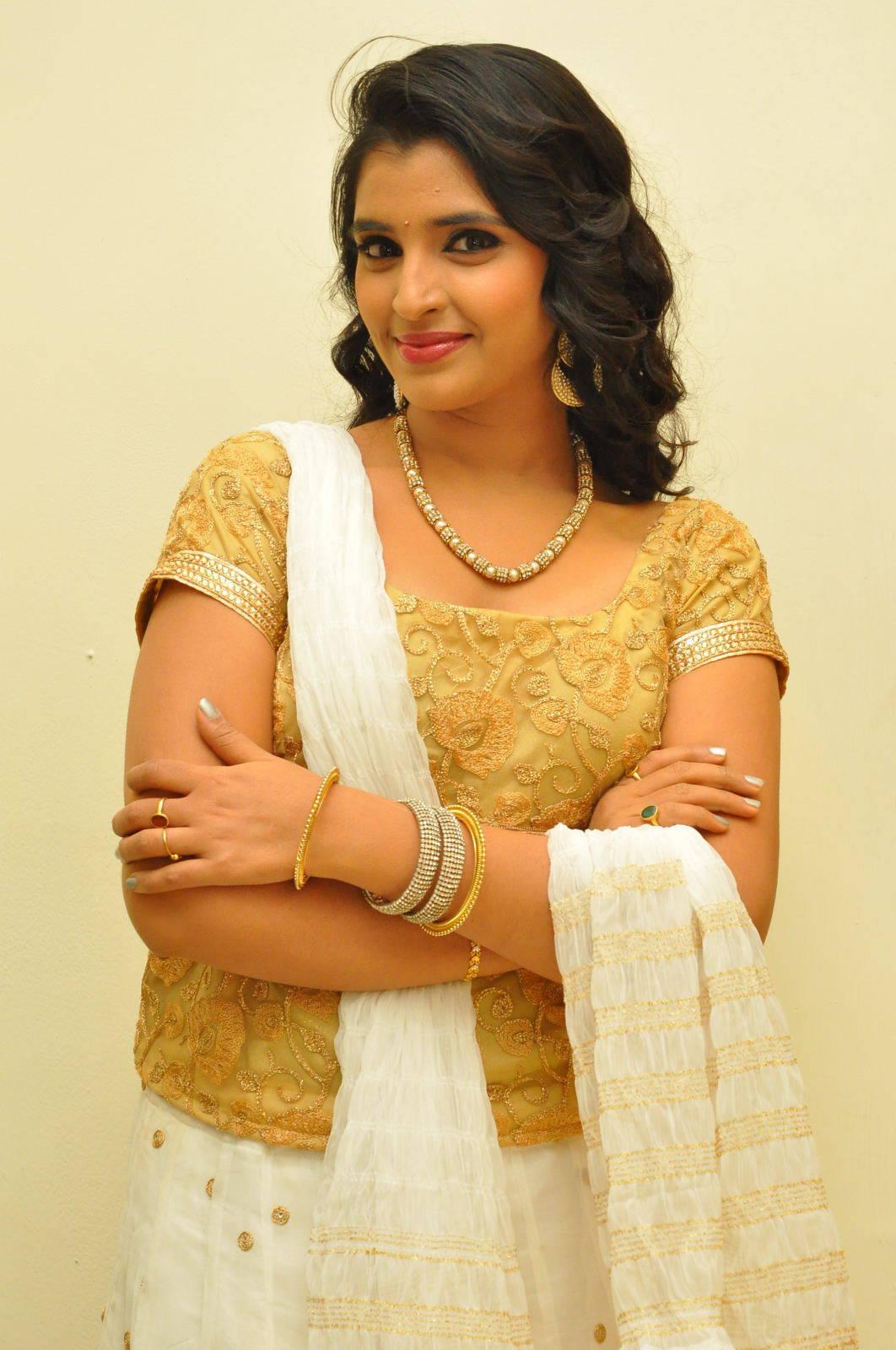 Anchor Syamala Latest Stills