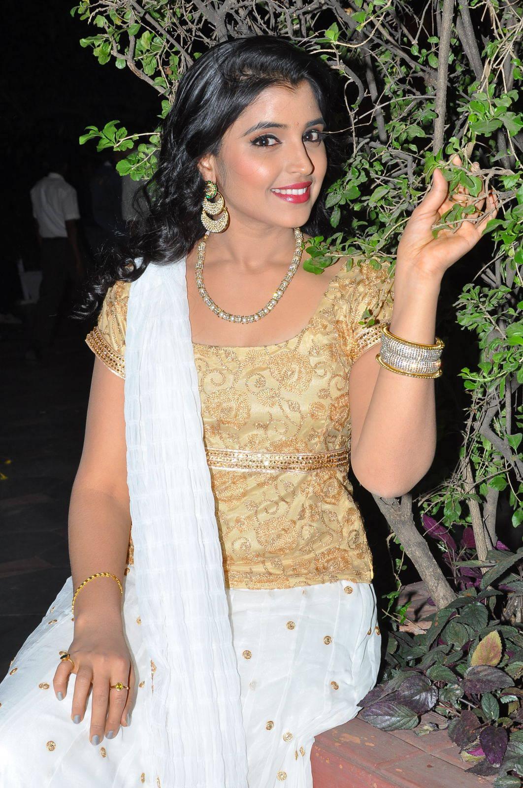 Anchor Syamala Latest Stills
