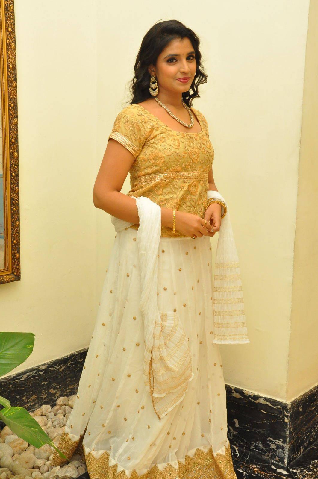 Anchor Syamala Latest Stills