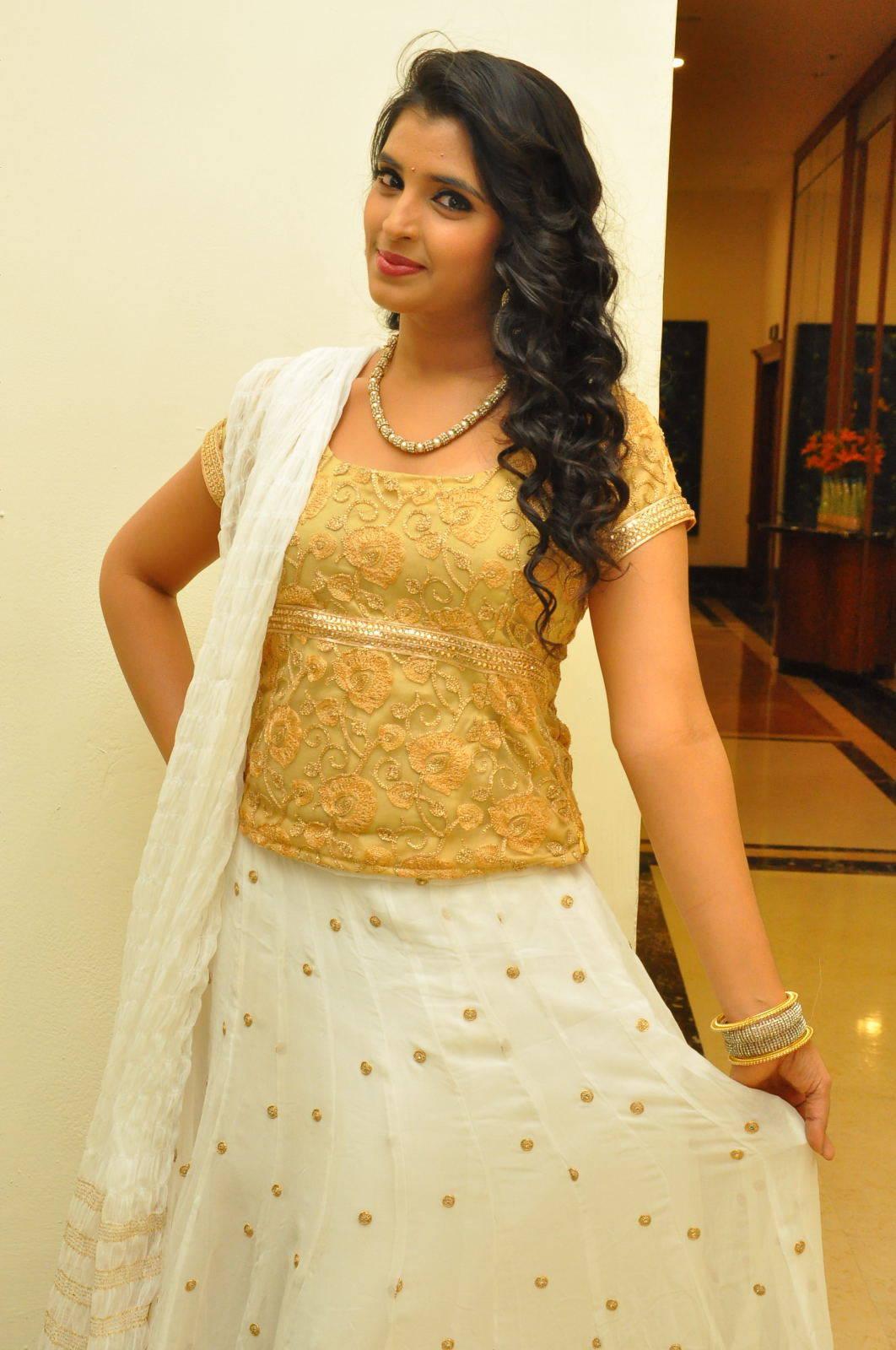 Anchor Syamala Latest Stills