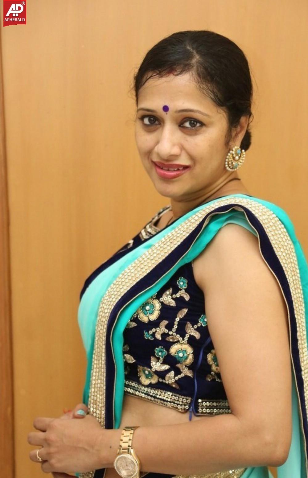 Anitha Chowdary Saree Stills