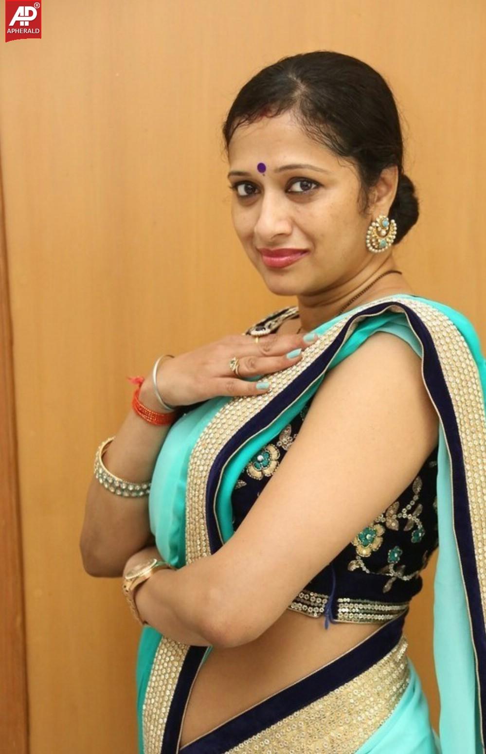 Anitha Chowdary Saree Stills