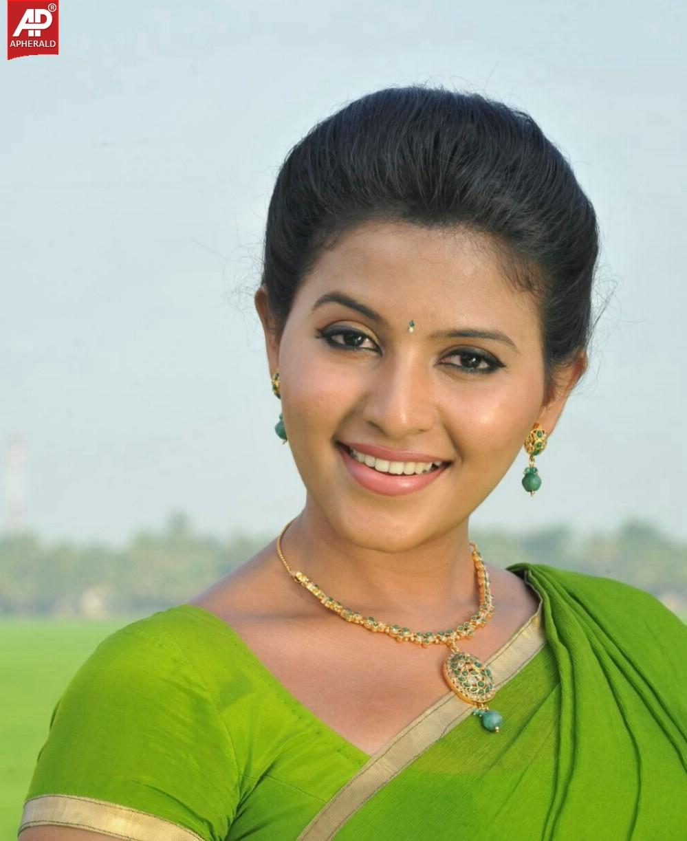 Anjali Beautiful Stills