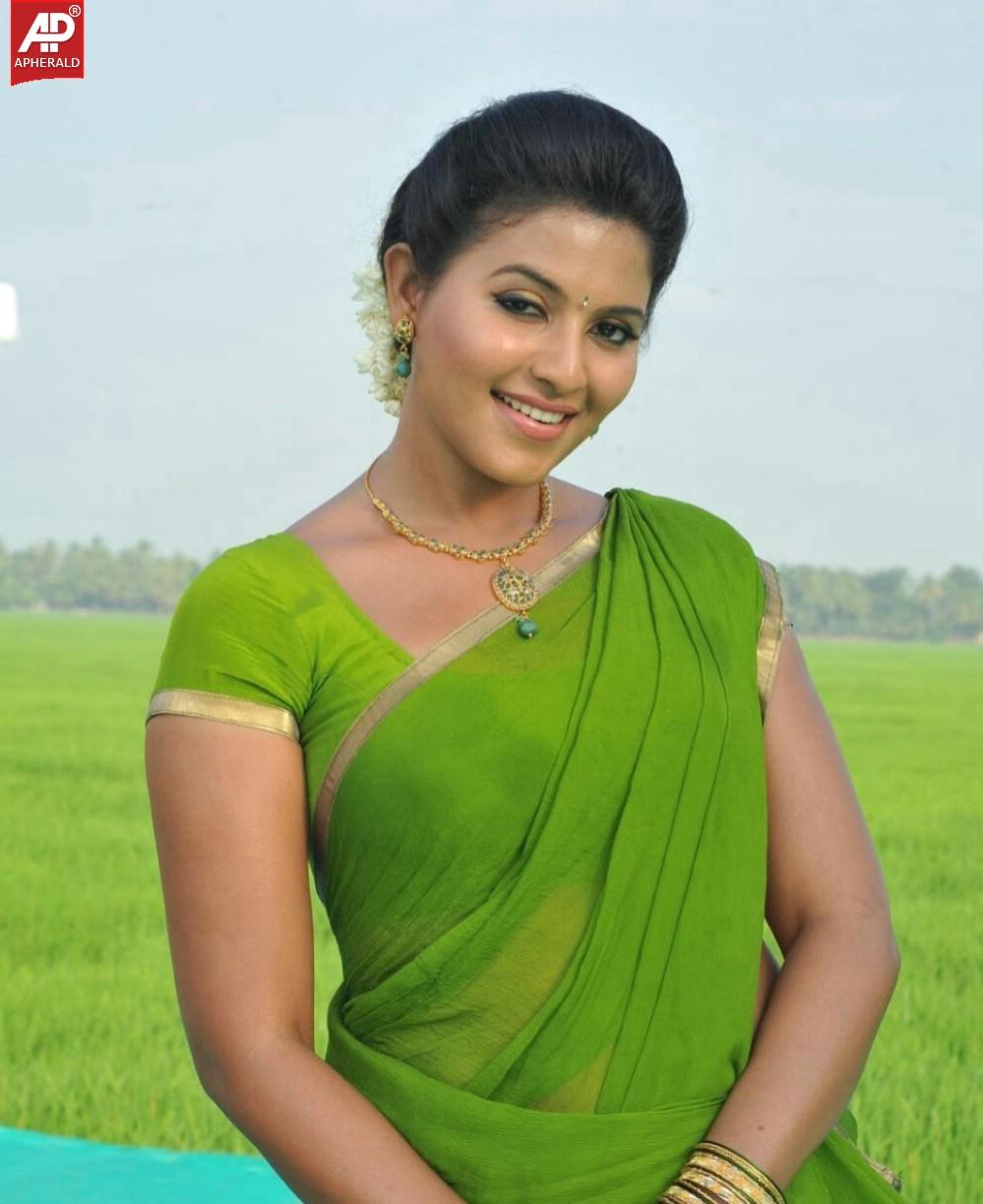 Anjali Beautiful Stills