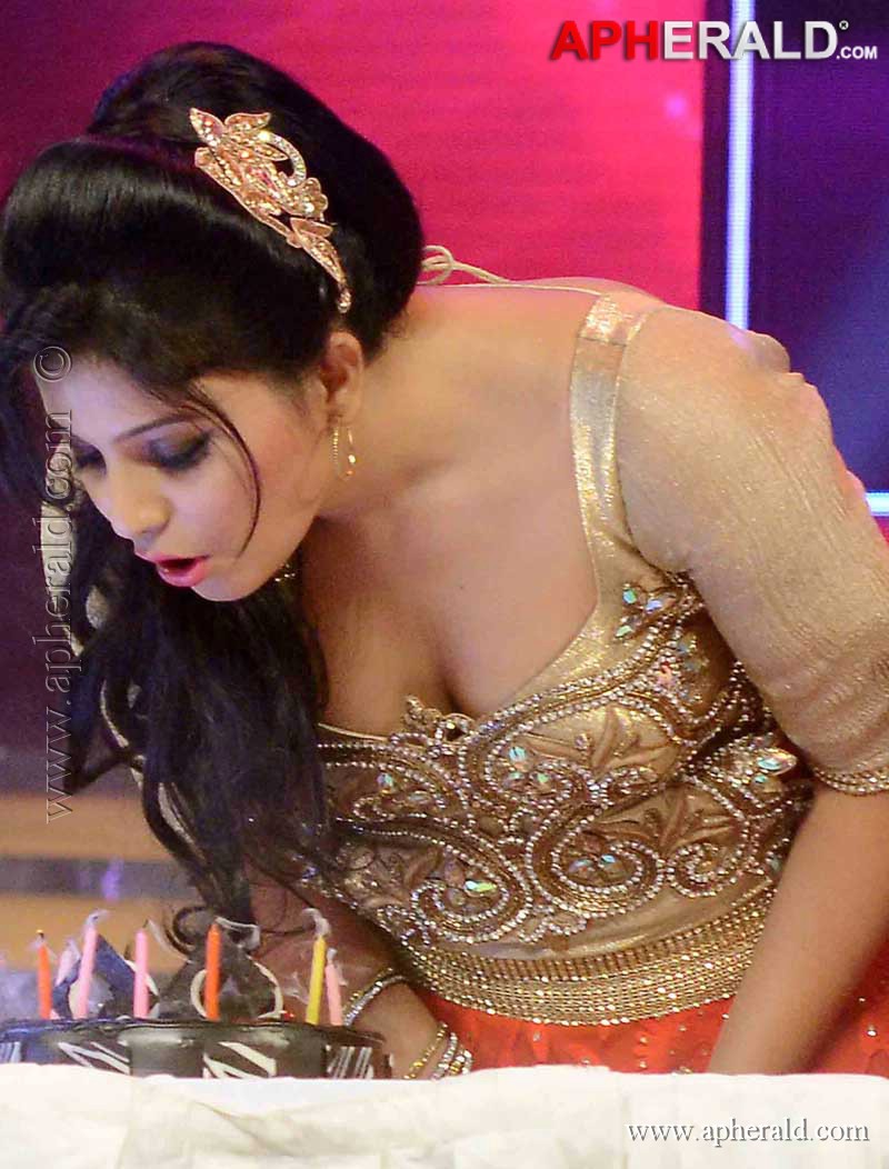 Anjali Latest Photos at Cine Maa Awards 2013