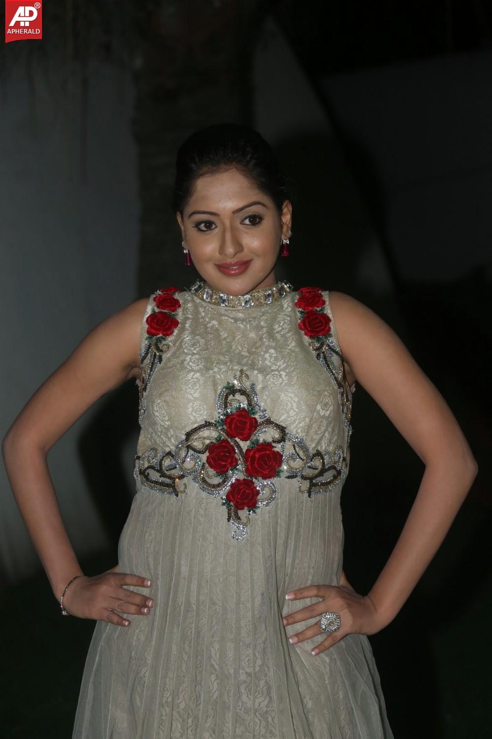 Anjana Deshpande Photos