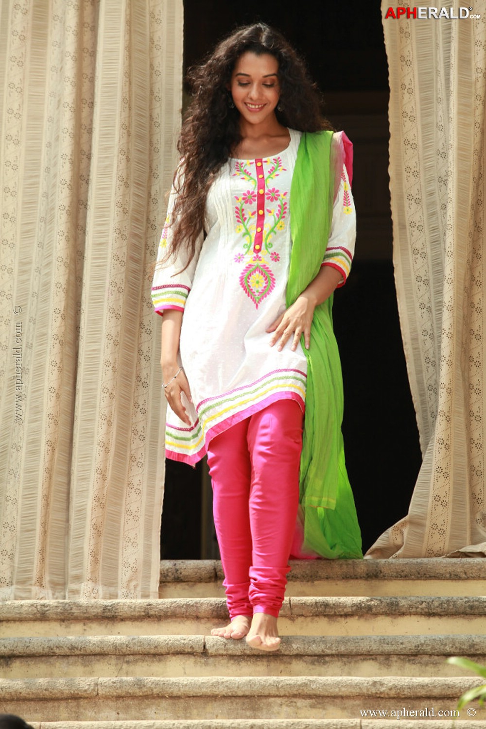 Anu Priya New Photos