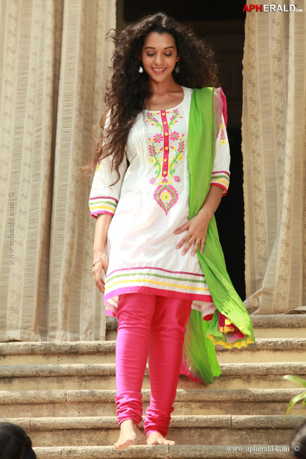 Anu Priya New Photos