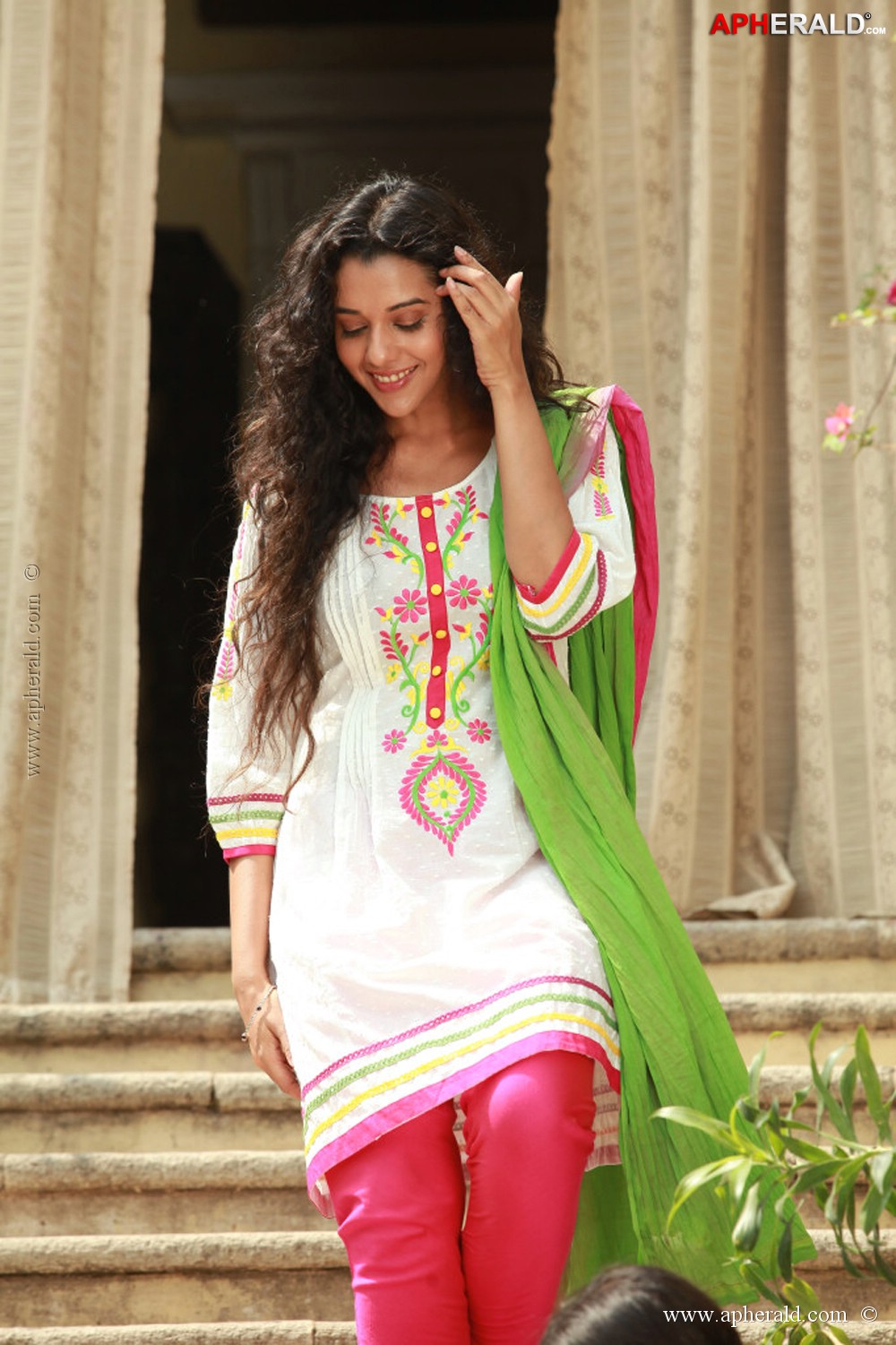 Anu Priya New Photos