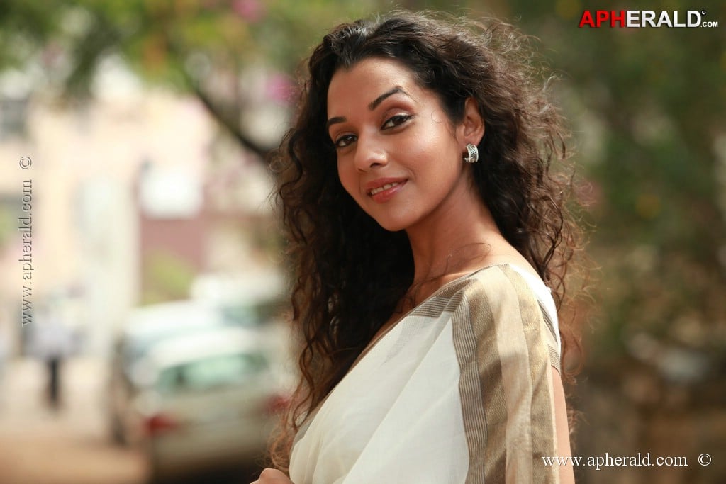 Anu Priya New Photos