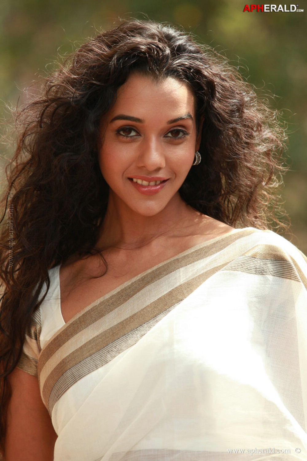 Anu Priya New Photos