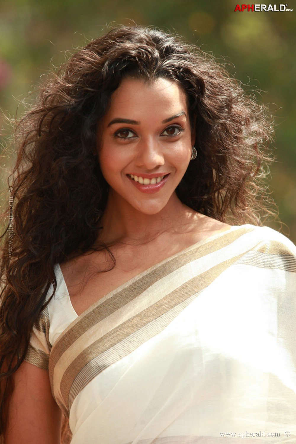 Anu Priya New Photos