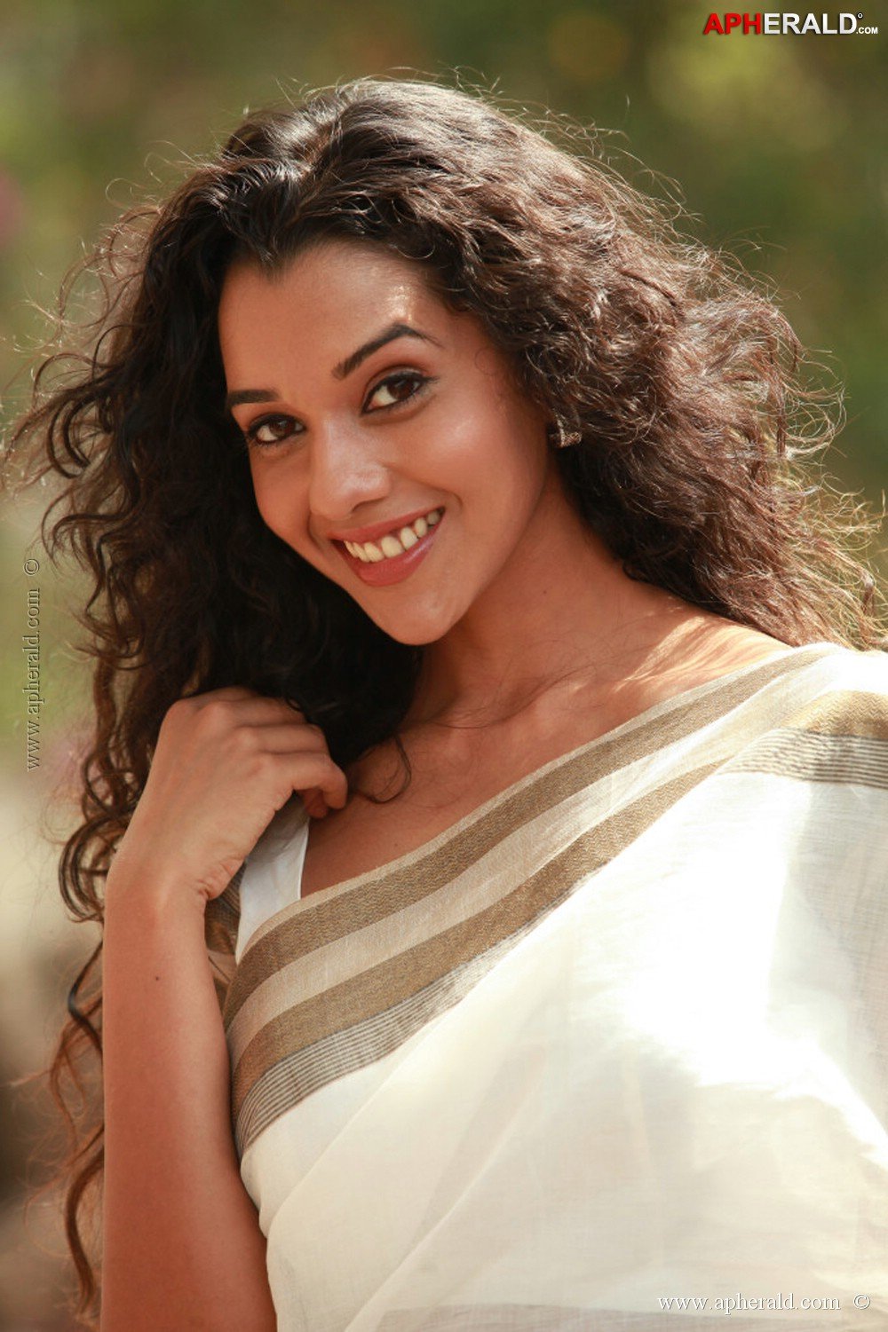 Anu Priya New Photos