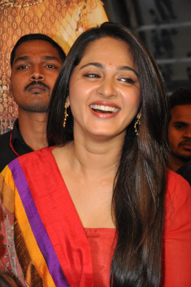 Anushka Stills At Rudhramadevi Movie Trailer Launch