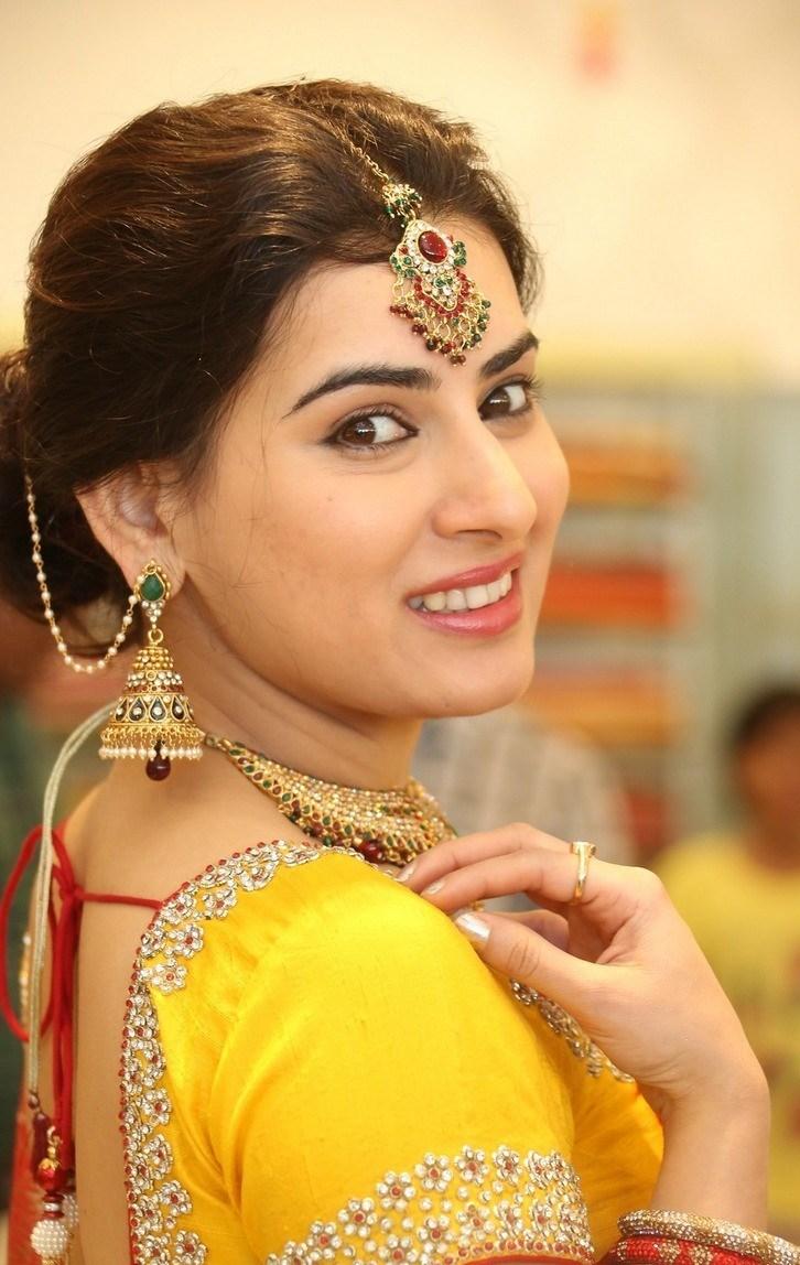 Archana beautiful Saree Photos