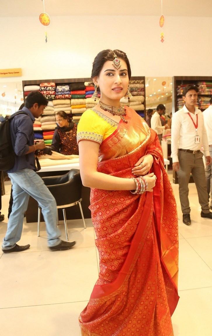 Archana beautiful Saree Photos