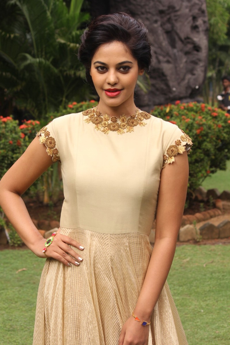 Bindhu Madhavi Beautiful Stills