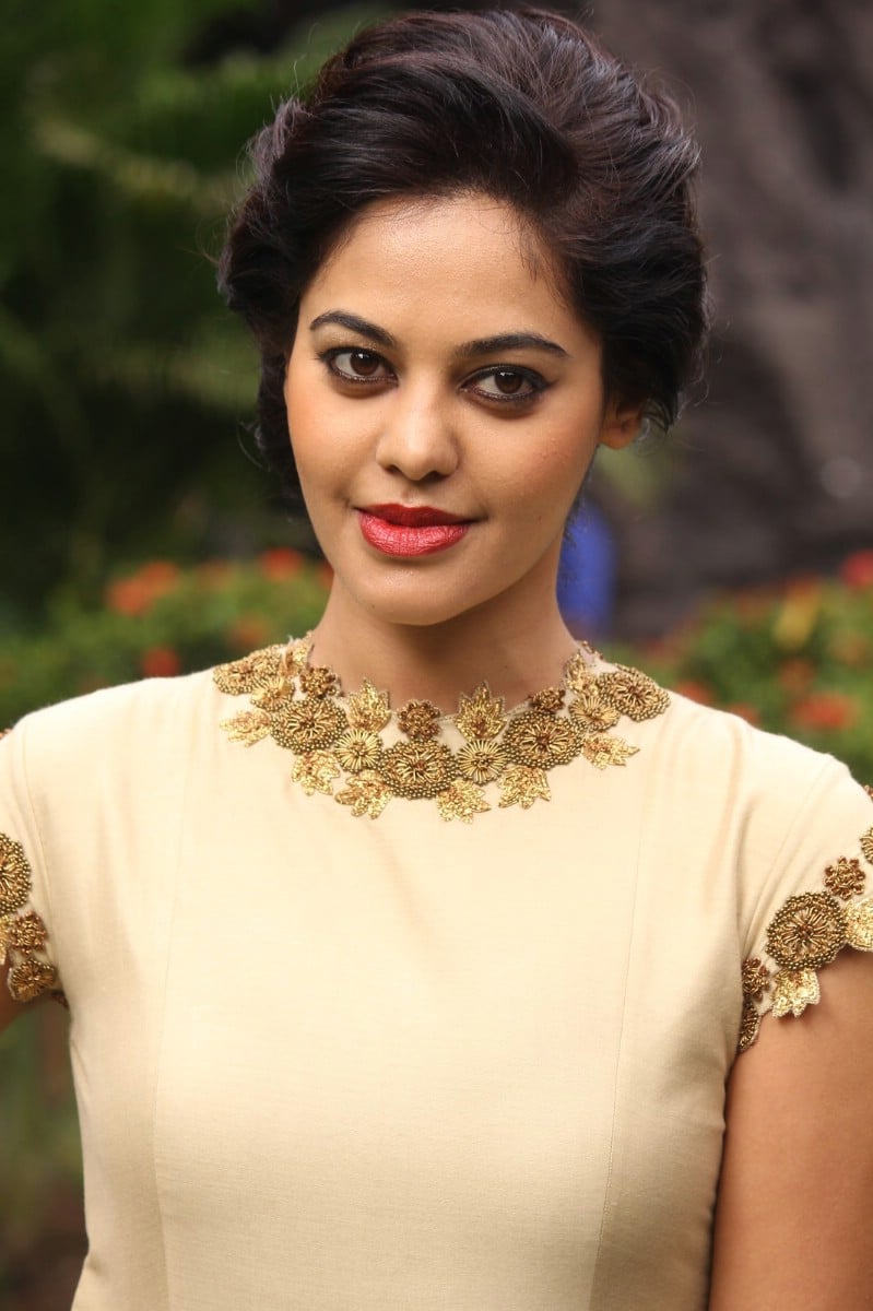 Bindhu Madhavi Beautiful Stills