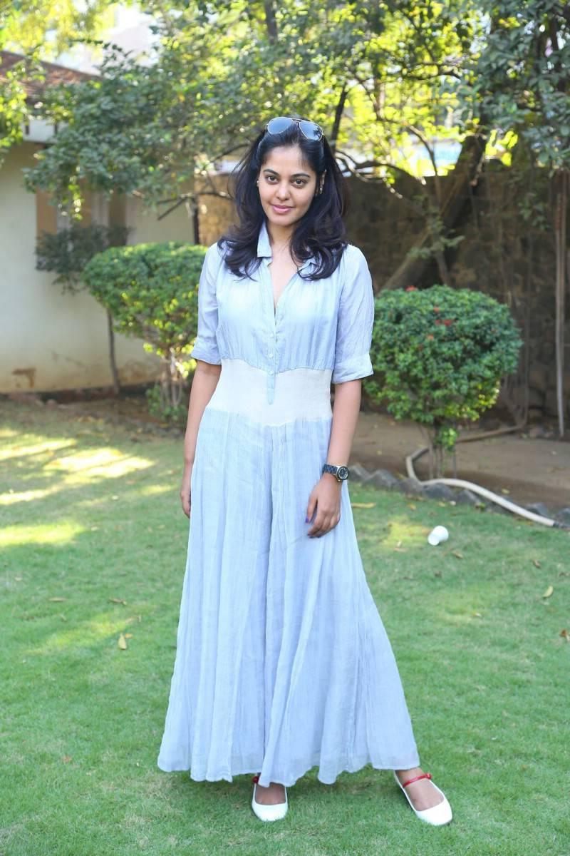 Bindhu Madhavi Stills At Tamiluku En Ondrai Aluthavum Interview