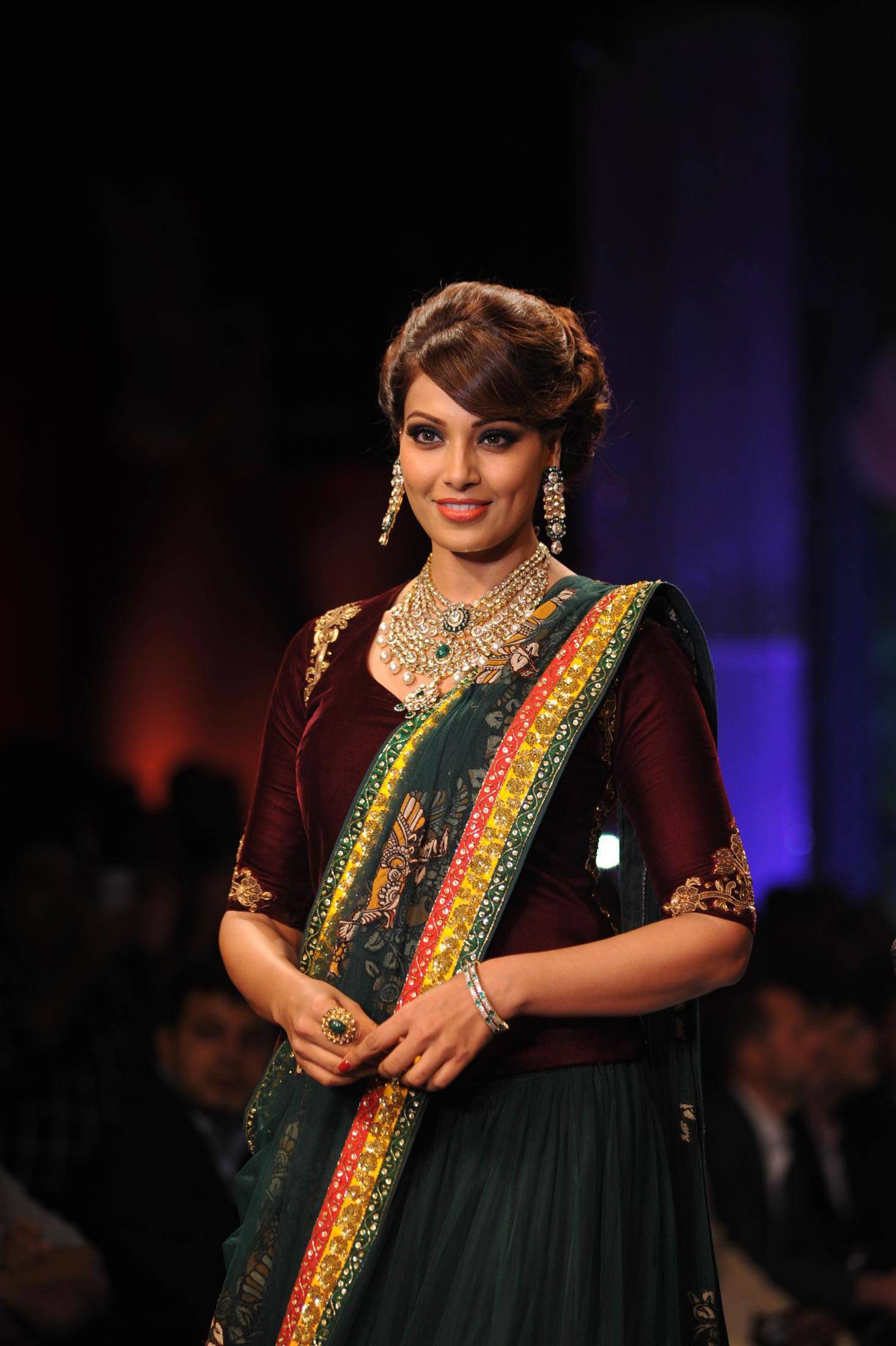 Bipasha Basu Stills At IIJW 2014 Grand Finale