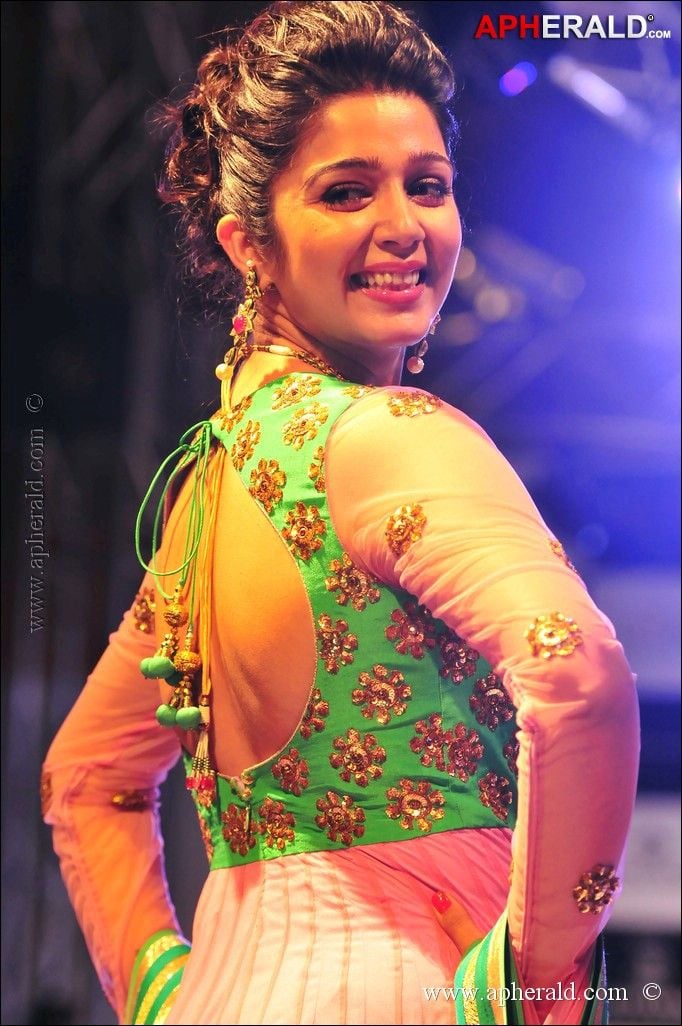 Charmee kaur Latest Hot & Cute Photos