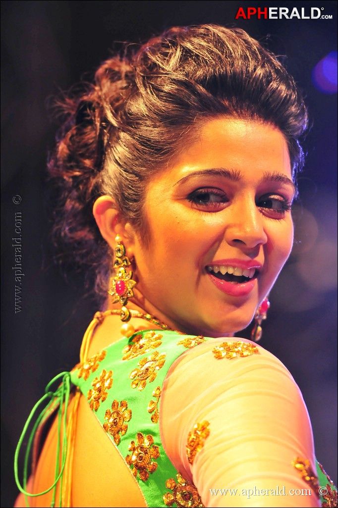 Charmee kaur Latest Hot & Cute Photos