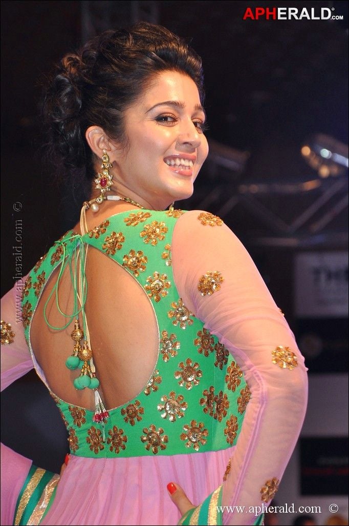 Charmee kaur Latest Hot & Cute Photos