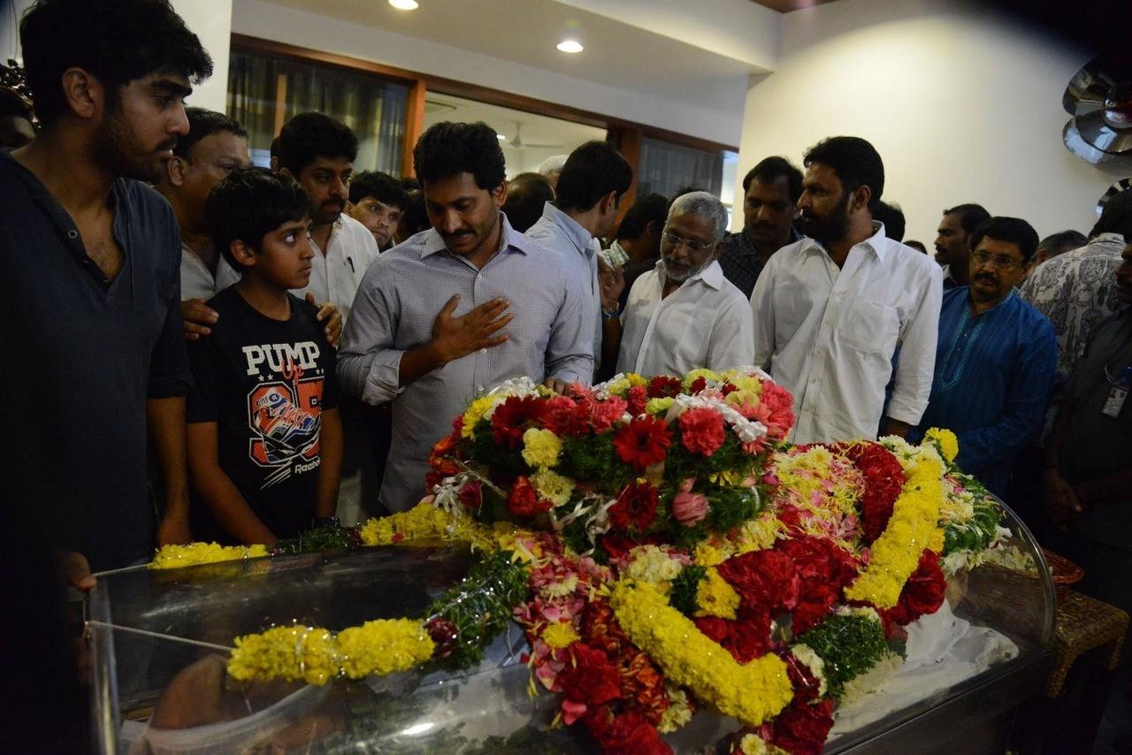 D Ramanaidu Condolences Photos