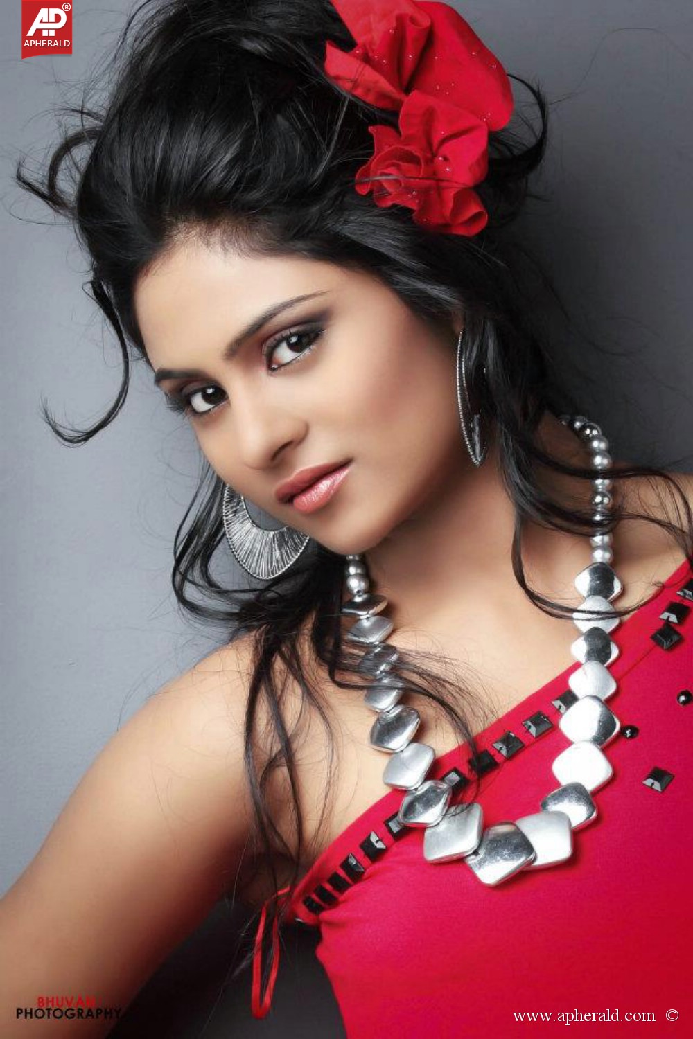 Deepika das Photos